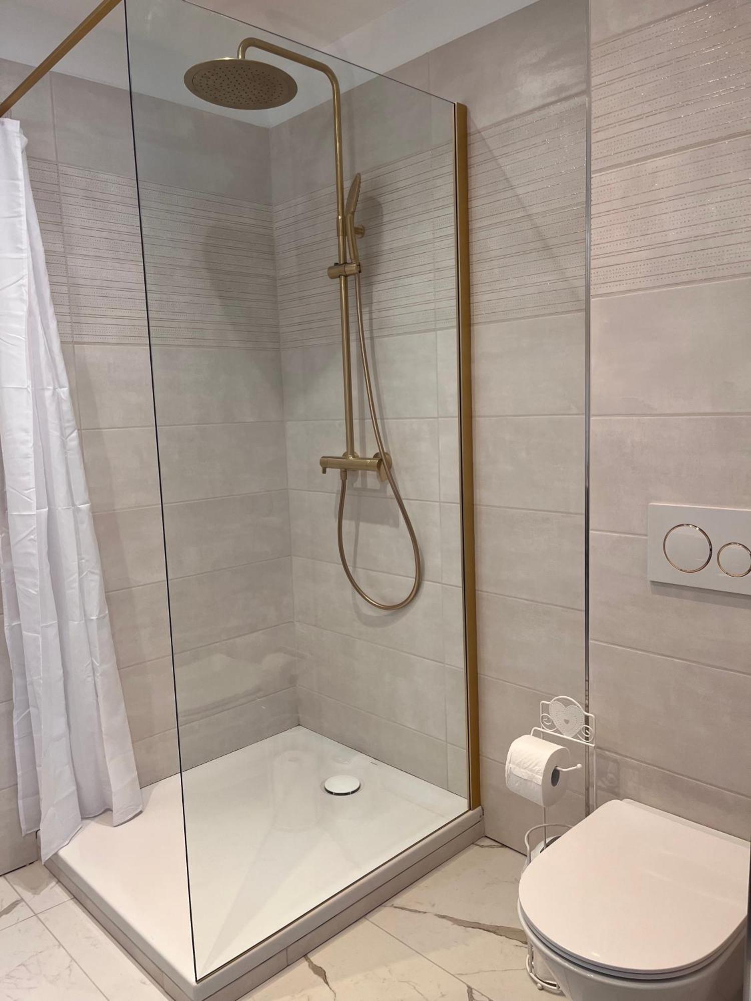 Hdg Hotel Gare De L'Isle Adam Appart'S Hotel Parmain Экстерьер фото