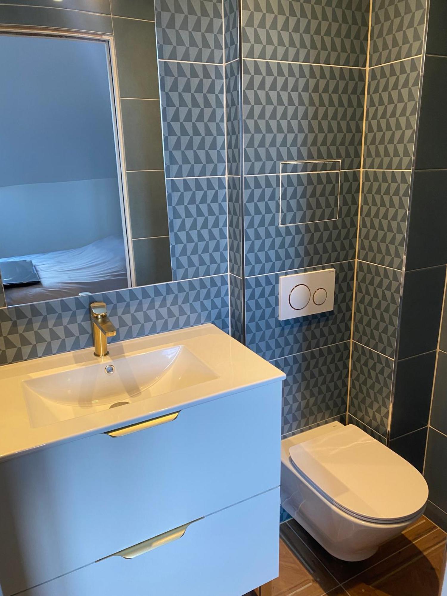 Hdg Hotel Gare De L'Isle Adam Appart'S Hotel Parmain Экстерьер фото