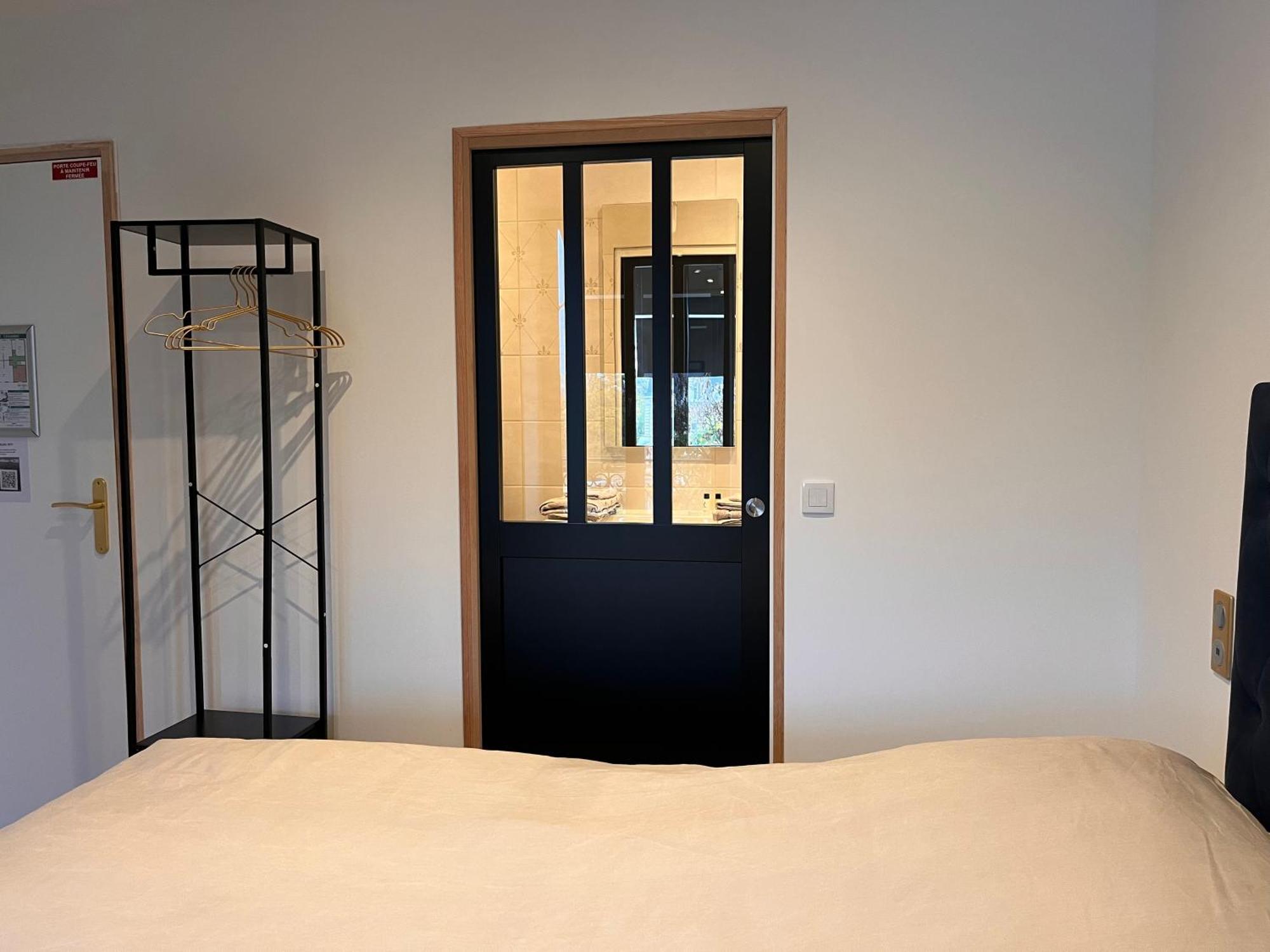 Hdg Hotel Gare De L'Isle Adam Appart'S Hotel Parmain Экстерьер фото